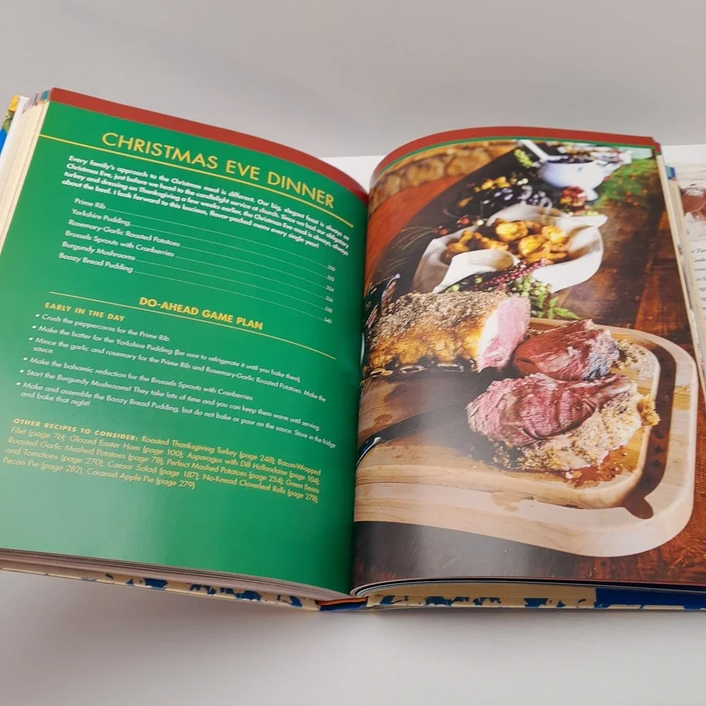 The Pioneer Woman Cooks: A Year of Holidays: 140 Step-by-Step Recipe - VERY GOOD